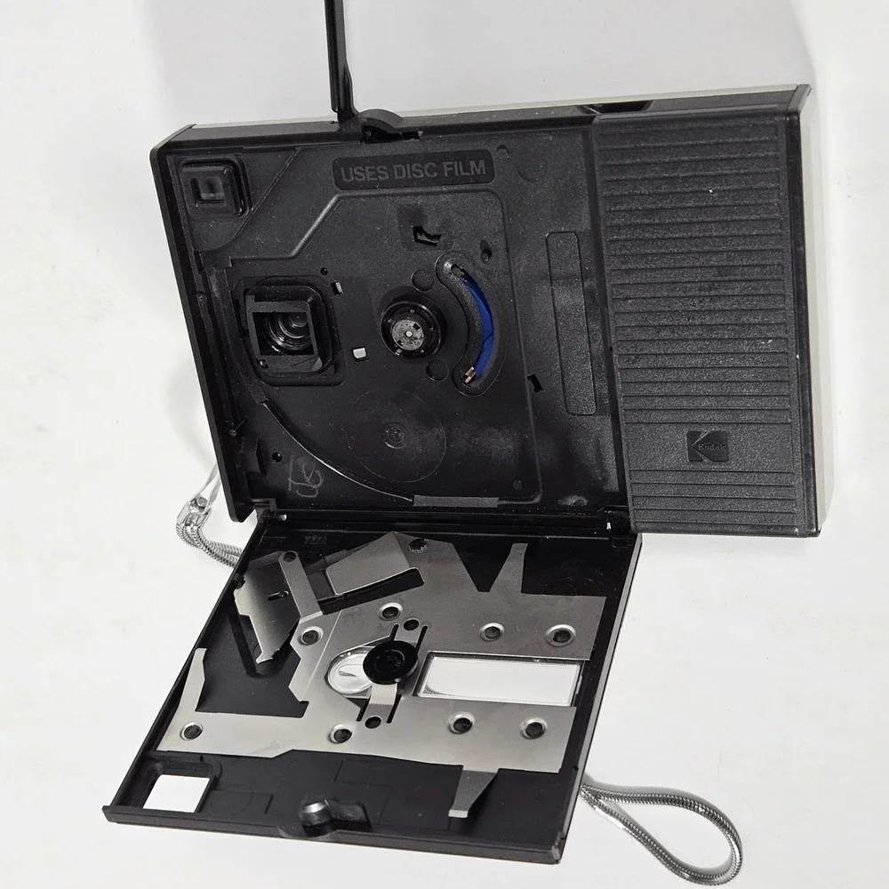 Vintage Kodak 3 Camera Lot 1 Instamatic 100 & 2 Disc 4000 Retro Film Cameras